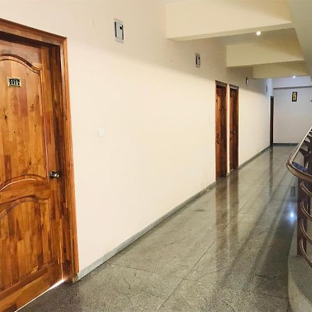 Staymaker Prakash International Gonikoppal Exterior photo