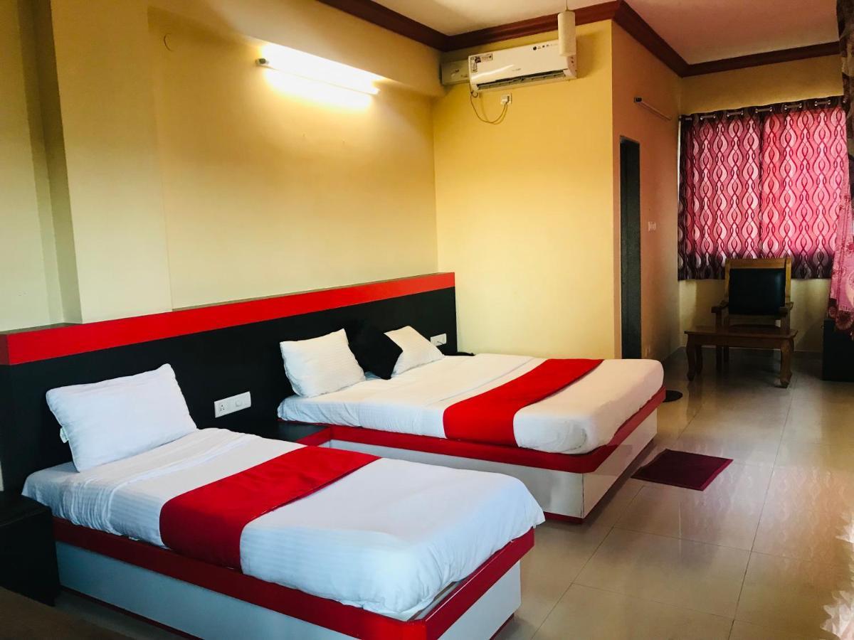 Staymaker Prakash International Gonikoppal Exterior photo