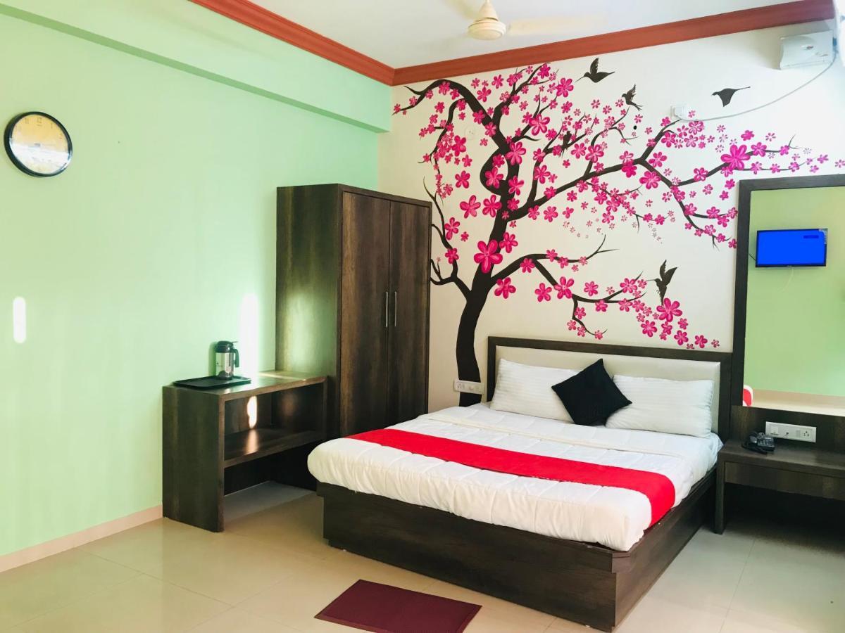 Staymaker Prakash International Gonikoppal Exterior photo