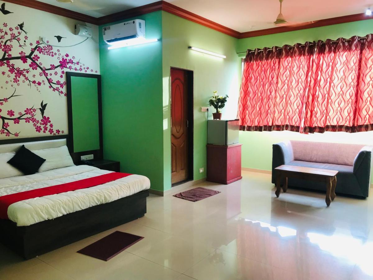 Staymaker Prakash International Gonikoppal Exterior photo