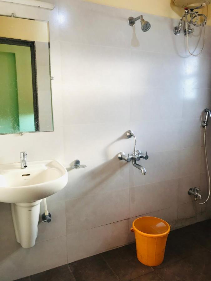 Staymaker Prakash International Gonikoppal Exterior photo