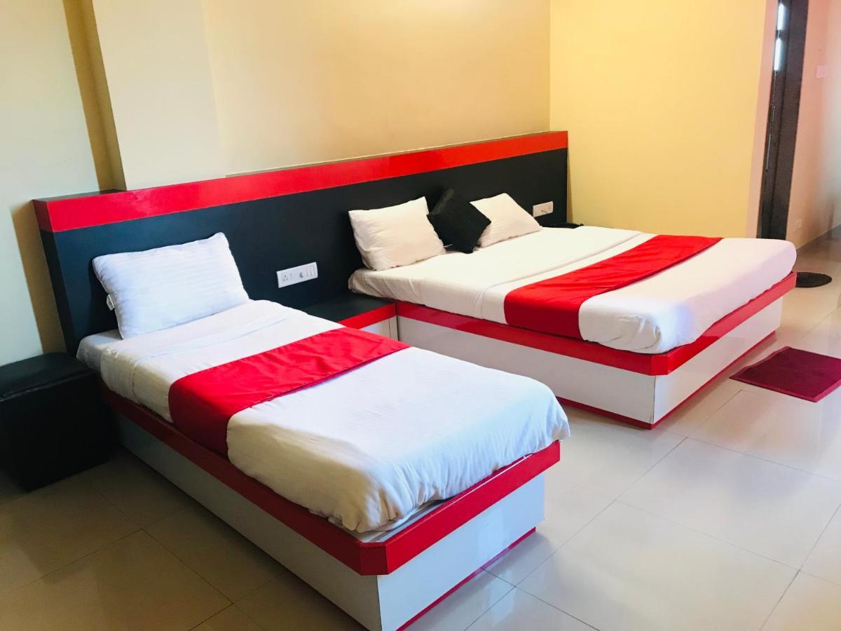 Staymaker Prakash International Gonikoppal Exterior photo